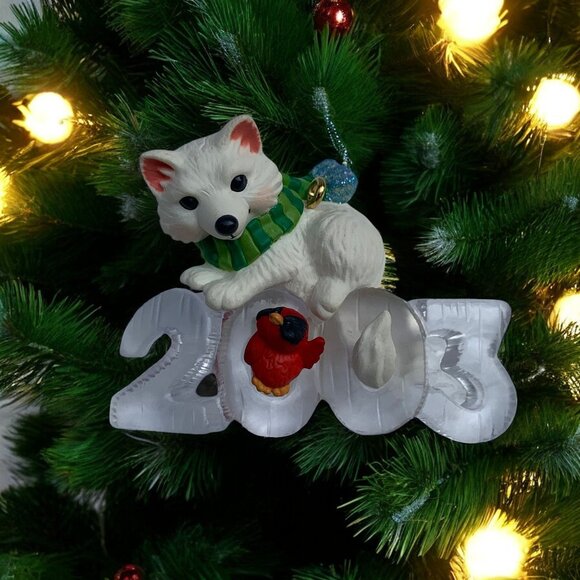 Cool Decade Fox Hallmark Keepsake Christmas Tree Ornament - 2003 - Picture 1 of 9